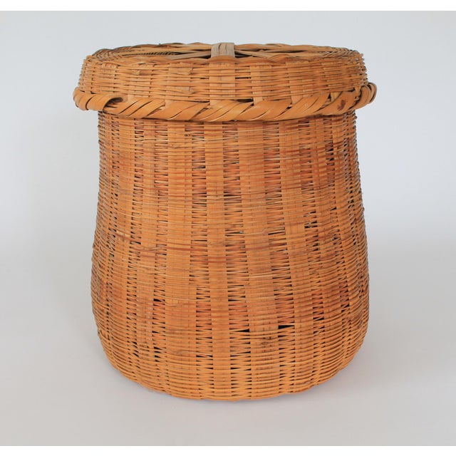 Mid 20th Century Vintage Lidded Woven Wicker Basket For Sale - Image 5 of 10