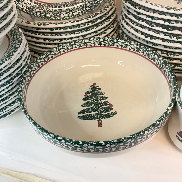 Dark Green 1980s Vintage Boho Chic Furio Italian Christmas Tree Sponge. Dinnerware - Set of 67 For Sale - Image 8 of 16
