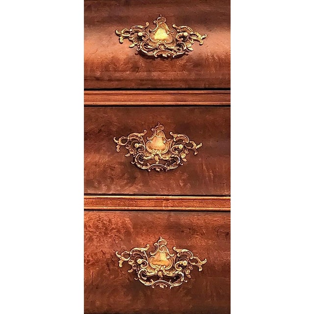 Vintage Henredon Louis XV Style Burled Bombe Chest/Dresser For Sale - Image 13 of 14