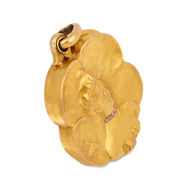 1910s Art Nouveau Diamond 18k Yellow Gold Locket Pendant For Sale In Los Angeles - Image 6 of 6