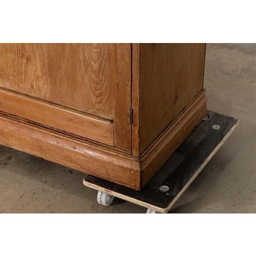 19th Century English Pine Dresser Base, 1880s For Sale - Image 13 of 15