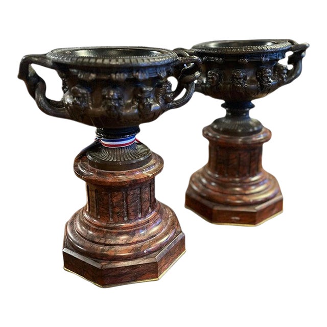 19th Century Pair of Italian Bronze Grand Tour Urns For Sale