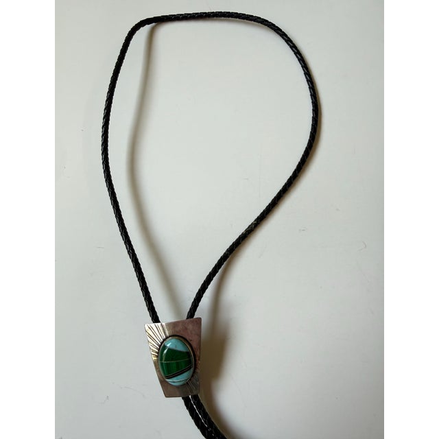 Native American Turquoise Style, Malachite & Onyx Inlaid Silver Bolo Tie 1960s For Sale - Image 4 of 8
