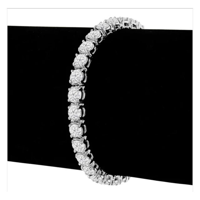 Contemporary 34 Round Diamond 35 Pointer Each Tennis Bracelet in 18 Karat Gold 11.9 Carat 7 " For Sale - Image 3 of 18