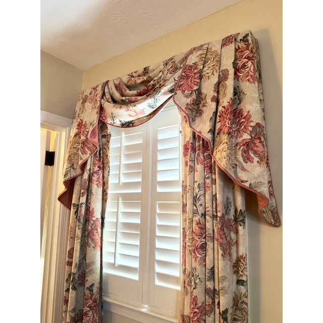 1970s Mid-Century Modern Custom Drapery With Valance- 11 Piecrs For Sale - Image 4 of 11