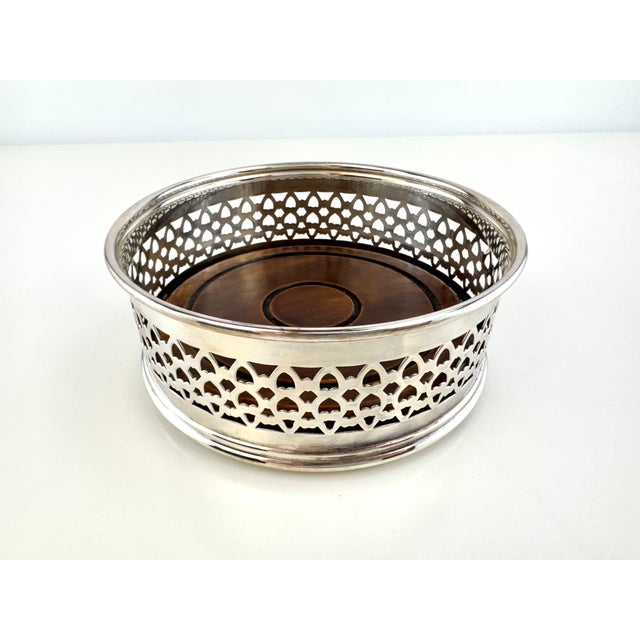 1960s Vintage Mid Century Modern Silverplate Pierced Gallery Wine & Decanter Coaster With Wood Base For Sale - Image 5 of 7