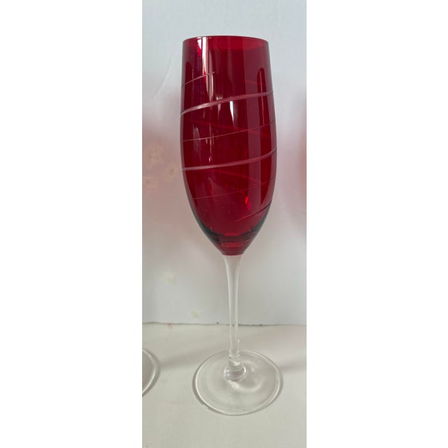 Late 20th Century Mikasa Cheers Ruby Red Etched Champagne Flutes, Set of 4 For Sale In Indianapolis - Image 6 of 8