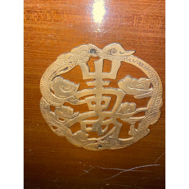 1970s Set of Three Matching Wood and Brass Blanket Storage Boxes With Butterfly Motif For Sale - Image 10 of 13