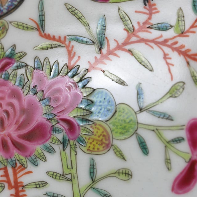 Rose Early 20th-Century Export Porcelain Cantonese-Style Famille Rose Bowl For Sale - Image 8 of 10