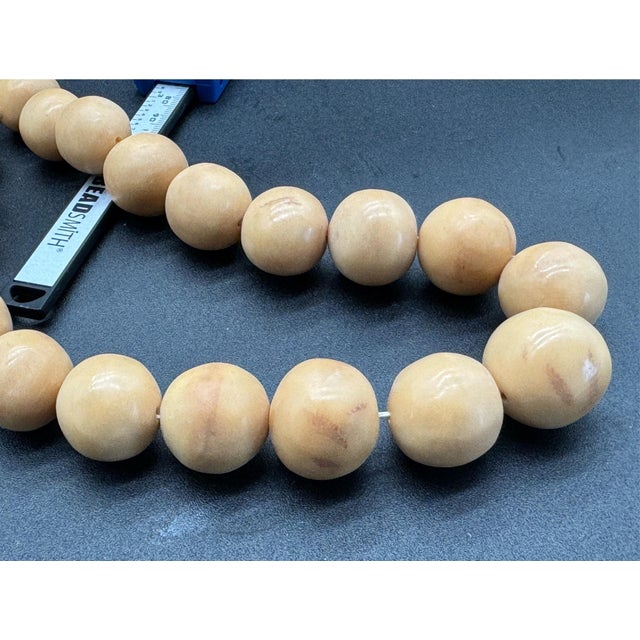 1930s Moroccan Mastic Copal Beaded Tribal Necklace For Sale - Image 13 of 17