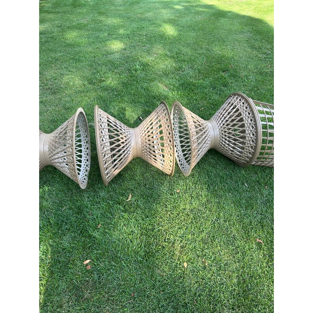 1970’s Vintage Russell Woodward Woven Spun Fiberglass Bistro Table & 2 Chairs, Patio Set, Attributed For Sale - Image 10 of 12