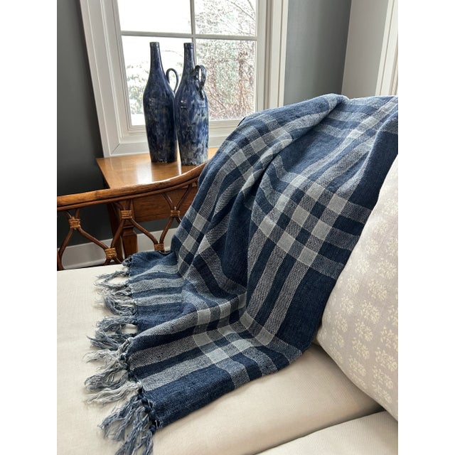 Bunny Williams Pine Cone Hill 100% Linen Plaid Navy White Throw Â€šÃ„Ã¬ Enzyme Washed Blue Tones For Sale - Image 6 of 13