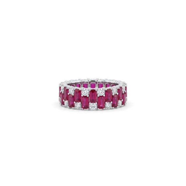 Contemporary Natural 18k Gold Ruby Halo Ring With 0.39ct Diamonds, Size 6 For Sale - Image 3 of 6