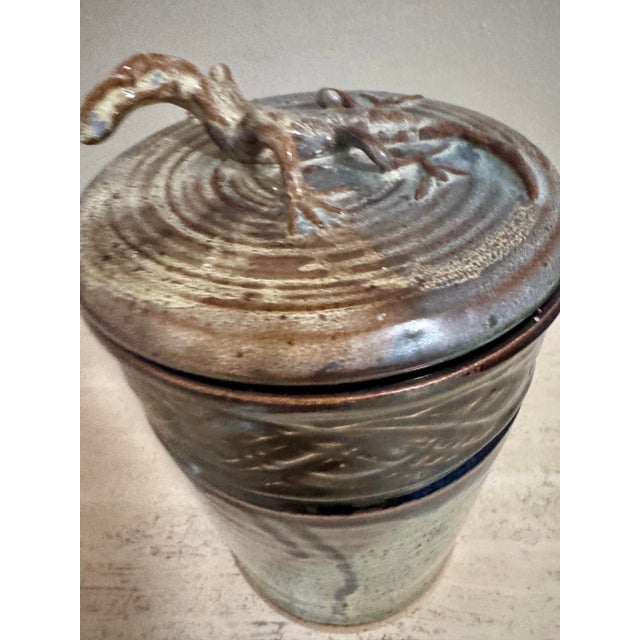 Mid 20th Century Studio Pottery Vessel With Sculptural Lizard Lid For Sale - Image 4 of 9