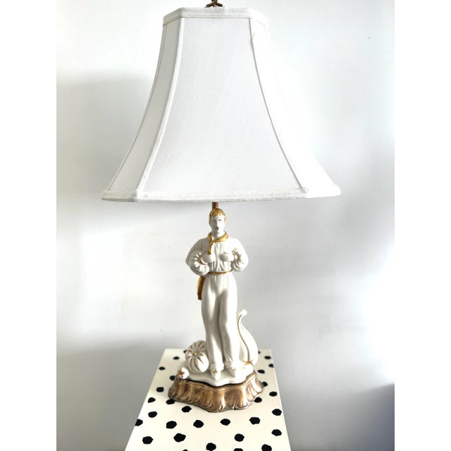 Figurative 1930s Revival Style White & Gold Porcelain Male Figural Table Lamp For Sale - Image 3 of 10
