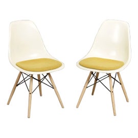 Example of Eames Side Chairs