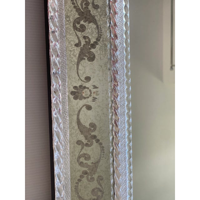 Contemporary Contemporary Venetian Squared Floreal Hand-Carving Mirror in Murano Glass For Sale - Image 3 of 13