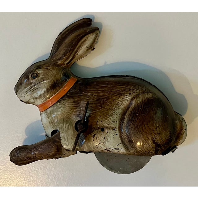 Brown Lithographed Tinplate Clockwork Bunny Rabbit or Hare by the Automatic Toy Co. Staten Island, New York Circa 1930 For Sale - Image 8 of 18