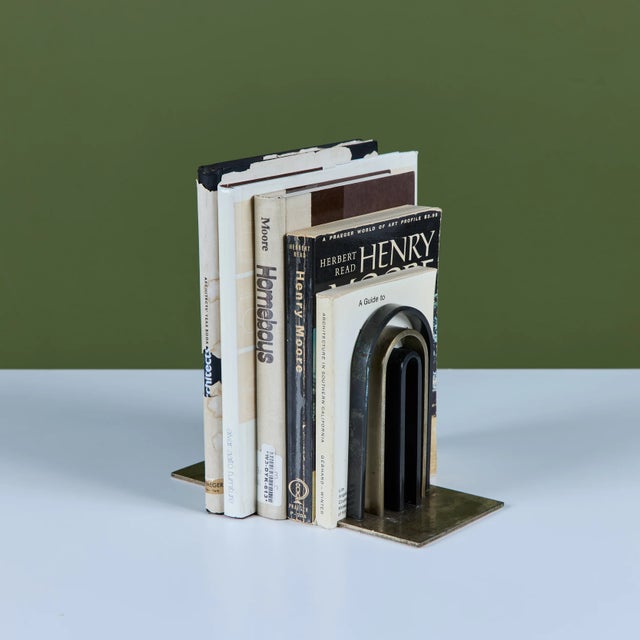 Mid-Century Modern Pair of Arch Bookends by Walter von Nessen for Chase USA For Sale - Image 3 of 18