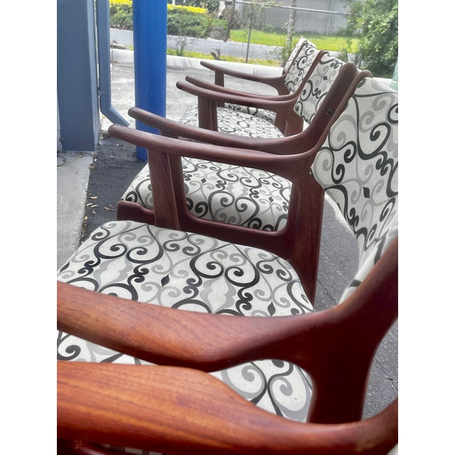 Mid Century Scandinavian Modern Dining Chairs With Four Armchairs and Two Side Chairs | by Scandinavian Woodworks For Sale - Image 9 of 18