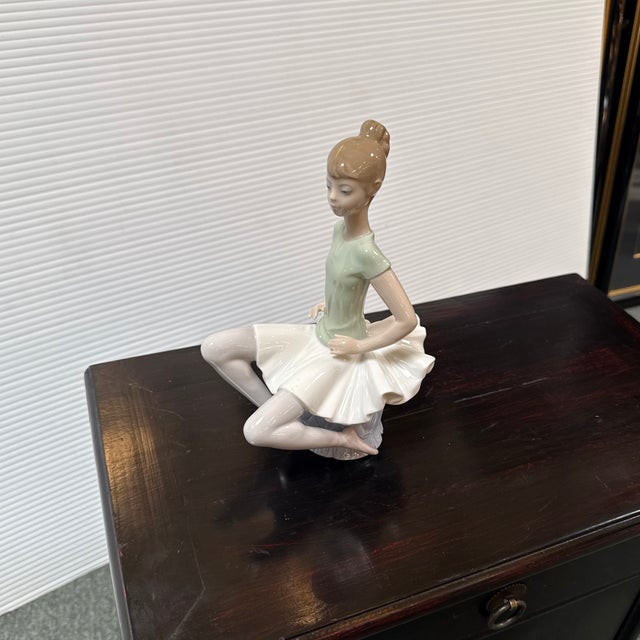 Off-white John Huerta for Lladró Laura Ballerina Porcelain Figurine, Signed For Sale - Image 8 of 12