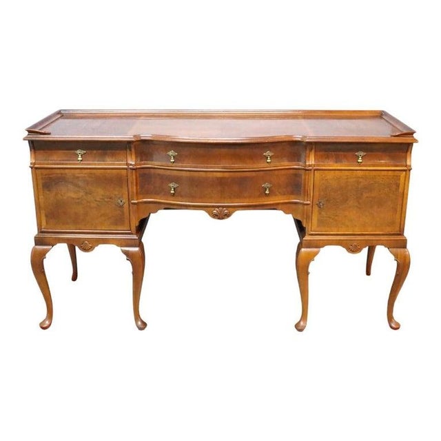 John Widdicomb English John Widdicomb Queen Anne Style Walnut & Burl Banded Sideboard C1950 For Sale - Image 4 of 14