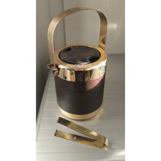 Mid-Century Modern Ice Cube Tray with Tongs by Erhardt, 1970s For Sale - Image 3 of 5