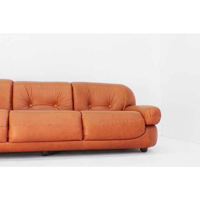 Vintage Italian Sapporo Sofa in Cognac Leather Mobil Girgi, 1970s For Sale - Image 9 of 11