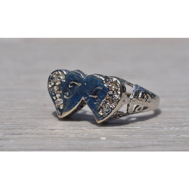 Early 20th Century The Hodge: Antique Handmade Toi Et Moi Lovers Ring in White Gold and Diamonds For Sale - Image 5 of 11