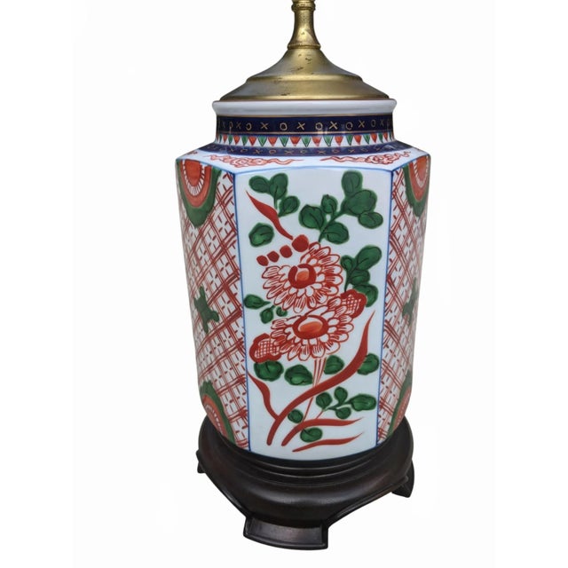 Chinoiserie Vintage Imari Porcelain Table Lamp With Lampshade For Sale - Image 3 of 17
