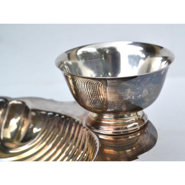 Mid-20th Century W. M. Rogers Silver Company Victorian Silverplate Clam Shell Scalloped Serving Bowl For Sale - Image 9 of 14