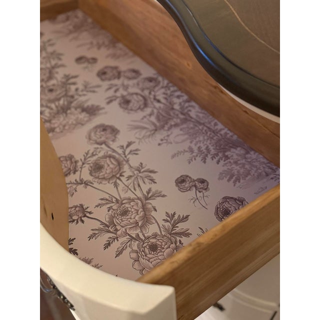 1990s Vintage Broyhill Serpentine 3-Drawer Chest, Professionally Refinished For Sale - Image 5 of 9