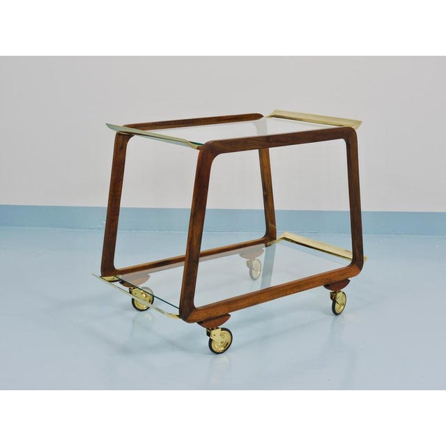 Mid-Century Modern Walnut and Brass Bar Cart by Oswald Haerdtl, 1950s For Sale - Image 3 of 18