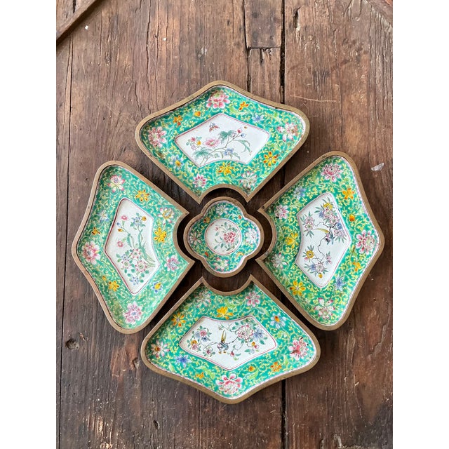 Vintage Chinoiserie Hand Painted Floral Metal Tray Set For Sale - Image 4 of 12