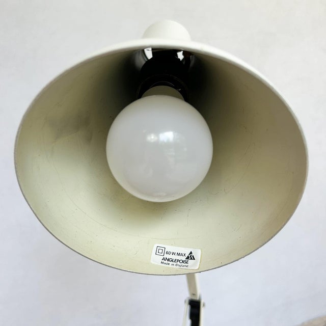 George Carwardine White Apex 90 Anglepoise Desk Lamp by George Carwardine, 1980s For Sale - Image 4 of 6