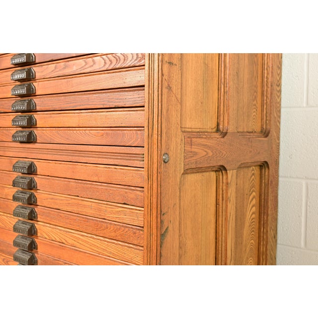 Antique Arts & Crafts Oak 40-Drawer Architect's Blueprint Flat File Cabinet, Circa 1900 For Sale - Image 9 of 13