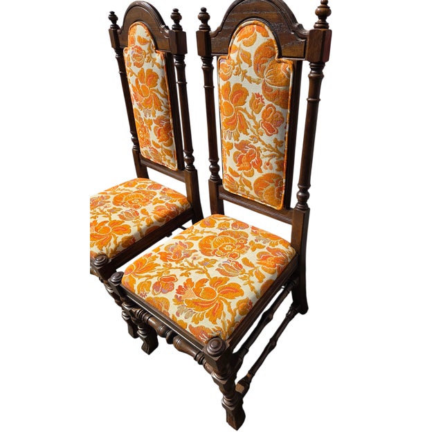 1970s Ethan Allen Jacobean Royal Charter Oak Dining Room Side Chairs Gothic Pair For Sale - Image 9 of 17