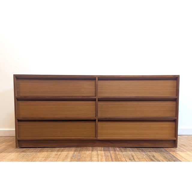 Danish Modern Teak Mid Century Dresser by Dyrlund, Denmark. Sweet six drawer teak Danish Modern dresser. Recessed pulls...