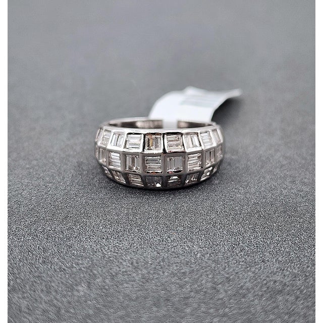 Metal 1.70 Ct Diamond Ring Size 6.75 For Sale - Image 7 of 9