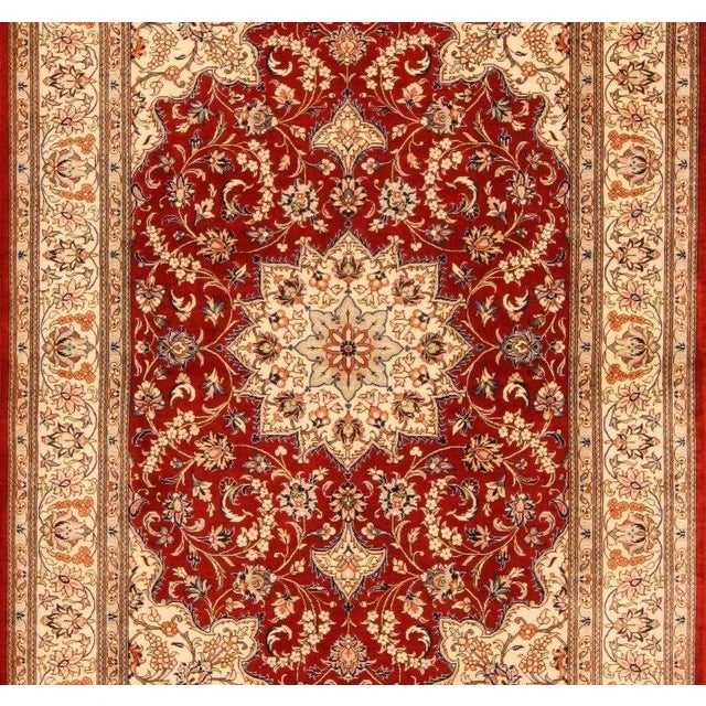Middle Eastern Rug in Wool For Sale - Image 3 of 11