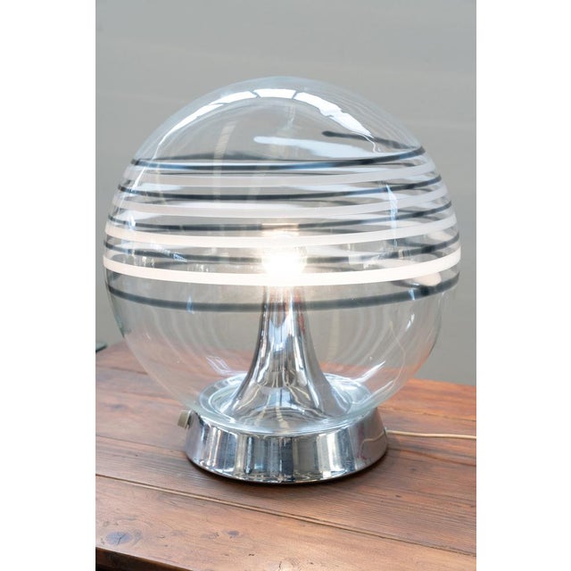 Impressive lamp in Globo di Vistosi, Italy 1970. Hand blown Murano glass by the Masters of Vickes. The showy lamps are...