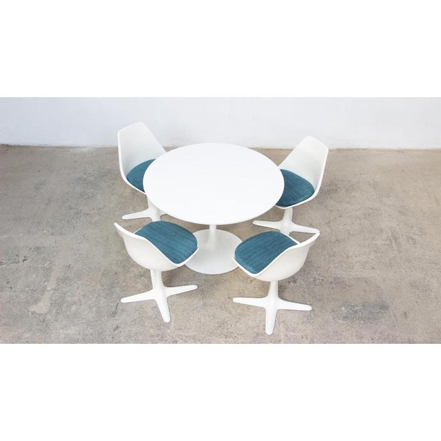 “Tulip” set Maurice Burke edition Arkana Table from the 60s with its 4 chairs by Maurice Burke for the English publisher...