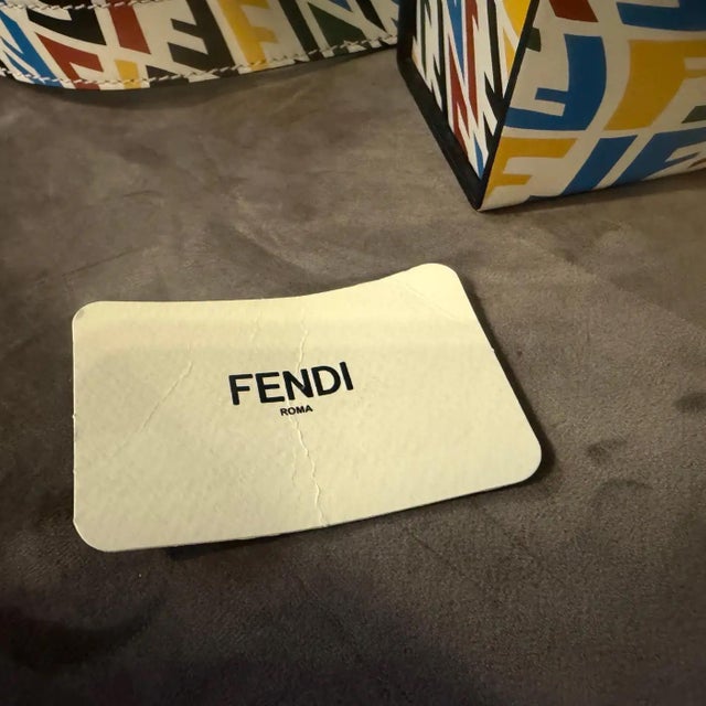 21st Century Vertical White Vertigo Box Shoulder Bag by Fendi for Sarah Coleman For Sale - Image 9 of 14