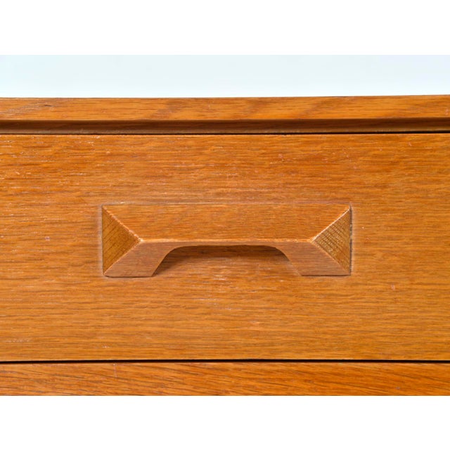 Concorde Range Chest of Drawers in Oak and Beech by John & Sylvia Reid for Stag, 1960s For Sale - Image 11 of 18