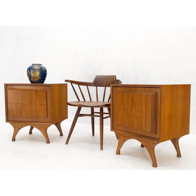 Adrian Pearsall Pair Sculpted Fronts Legs Walnut Mid-Century Modern Nightstands End Tables MINT! For Sale - Image 4 of 13