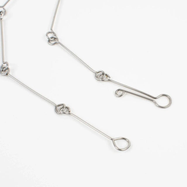 Metal Mid Century Space Age Chrome Modernist Wire Necklace With Geometric Pendant For Sale - Image 7 of 8