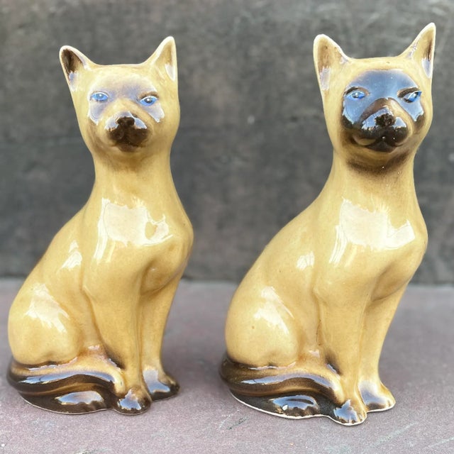 Mid 20th Century Ceramic Siamese Cats With Hand Painted Blue Eyes, Made in Brazil - a Pair For Sale - Image 9 of 13