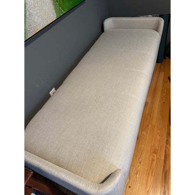 Traditional Gwen Day Bed Alice Land Home Attributed For Sale - Image 3 of 7