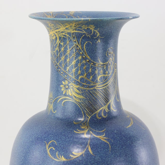 Early 21st Century Vintage Hand-Painted Chinoiserie Vase With Blue Polychrome Flowers and Gilt Bird For Sale - Image 5 of 14
