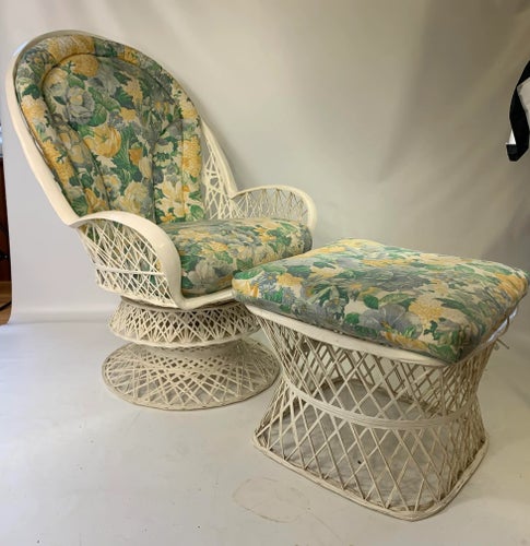 Mid-Century Russell Woodard Spun Fiberglass Swivel Lounge Chair